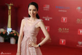 组图：董璇亮相上海国际电影节粉礼服仙气足