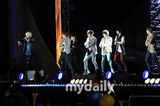 组图：Super Junior与BoA等参加田径赛庆祝演出