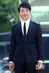 组图：吕珍九等出席15届首尔国际青少年电影节