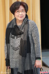 组图：方逸华跪拜邵逸夫 刘德华张学友致祭