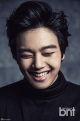 高清：韩星吕珍九时尚大片 游走于少年男人之间