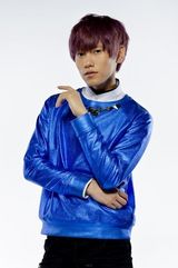 组图：JPM狂揽6项大奖 拍俊朗时尚写真