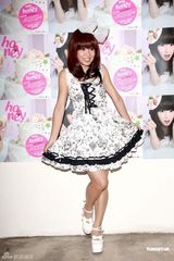 组图：郭书瑶最爱变装party 带歌迷大跳自创舞