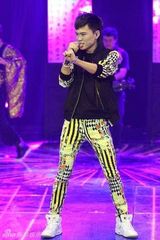 组图：《一起音乐吧》李炜幽默调侃粉丝