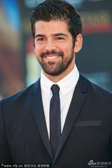 组图：《零点定理》首映 梅兰尼挺大肚亮相