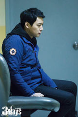 组图：《3天》朴有天戏里霸气戏外淘气