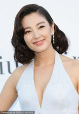 组图：章子怡豹纹惹眼 张雨绮深V秀美胸