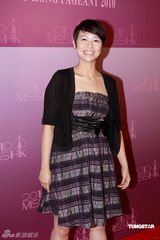 幻灯图：香港小姐首次面试 50位佳丽演曼妙诱惑