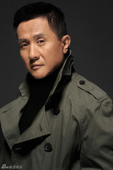 组图：张志坚雅痞范写真熟男魅力