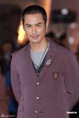 组图：高海宁无线巡礼性感出位 胡杏儿露事业线