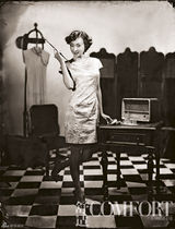 组图：林静王学兵复古演绎乱世绅士佳人