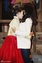 组图：白成铉含恩静等出席《仁粹大妃》祈愿仪式