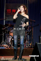 幻灯图：林晓培发专辑劲装亮相 劲歌热舞激情四射