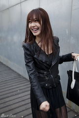 组图：李菲儿春日写真别致造型彰显英伦优雅