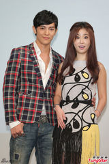 组图：林心如汪东城亮相 靓丽帅气二人抢镜