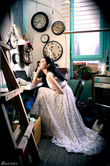 组图：张辛苑《优家画报》诠释浪漫复古风