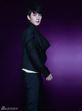 组图：陈翔最新杂志写真曝光 飞行少年尽显帅气