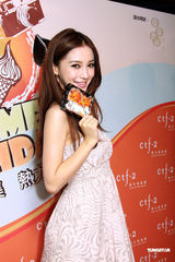 高清组图：Angelababy绯闻男友黄晓明力撑其未整容