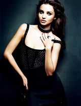 组图：米兰达-可儿华美写真 风情万种艳光四射