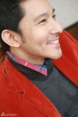 组图：立威廉马年春节柔情大片 中国红倍感温暖