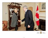 组图：尚雯婕北美游学归来 获加拿大总理亲自接待