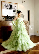 高清组图：日本女星上户彩10款华丽婚纱写真 