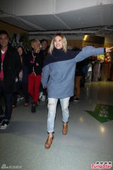 组图：孙燕姿橙发亮眼披黄金甲 许美静助阵