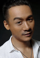 组图：高虎另类表情写真 演绎文艺嬉皮男