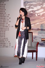 组图：刘若英为新专辑庆功 低调谈婚姻生活