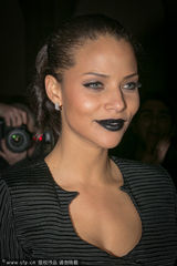 组图：秀场群星闪耀 蕾哈娜刘诗诗张辛苑齐斗艳