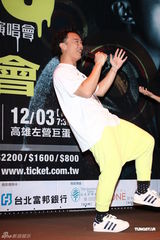 组图：陈奕迅台北签票遭台风搅局 演唱会曲目歌迷选