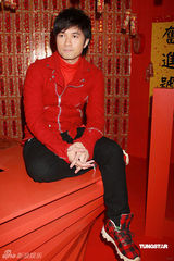 高清组图：英皇群星拍贺年MV 阿娇(钟欣桐)娇艳动人