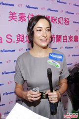 组图：吴彦祖娇妻Lisa S.产后亮相上围升级D乳