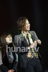 组图：张根硕独秀18分钟 湖南跨年夜送爱的抱抱