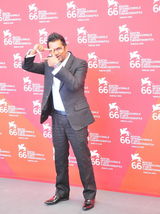 高清组图：《两个世界》记者会 黄璐娇媚亮相