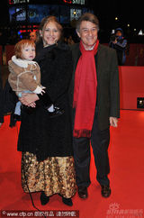 幻灯图集：《谜团》首映 女导演抱宝宝亮相