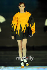 组图：少女时代BigBang等参加2012K-POP服装博览会