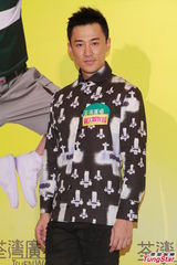 组图：《男人如衣服》迎中秋 林峰与熊黛林比高