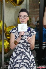 组图：文咏珊微胖勤减肥 避谈绯闻男友谢霆锋