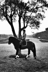 组图：俞灏明烈火重生曝时尚写真 显成熟魅力