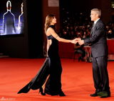 高清组图：乔治-克鲁尼携新欢亮相罗马电影节