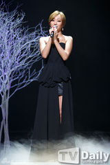 组图：昭宥郑基高MCD夺冠 宣美回归再跳光脚舞