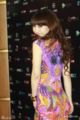 组图：姚晨范冰冰等众星清爽现身给宅男颁奖