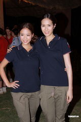 幻灯图：准港姐印度外景拍摄 骑大象过足瘾