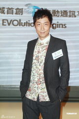 组图：马浚伟替容祖儿开脱 江若琳为演举重手增重