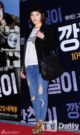 组图：少女时代金秀贤金泰熙等捧场《强哲》