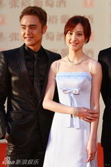 幻灯图集：上海电影节开幕 《近在咫尺》剧组亮相