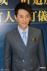 组图：林峰不拍内衣广告天价不动摇 不满家人被偷拍