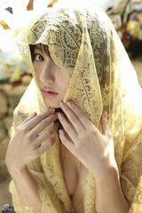 组图：杉本有美裸上身亲近自然 湿身真空秀美乳