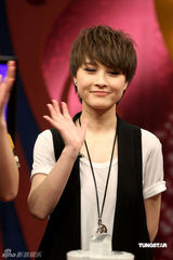 高清图：厉娜做客《Lady呱呱》 自曝有男友感情稳定